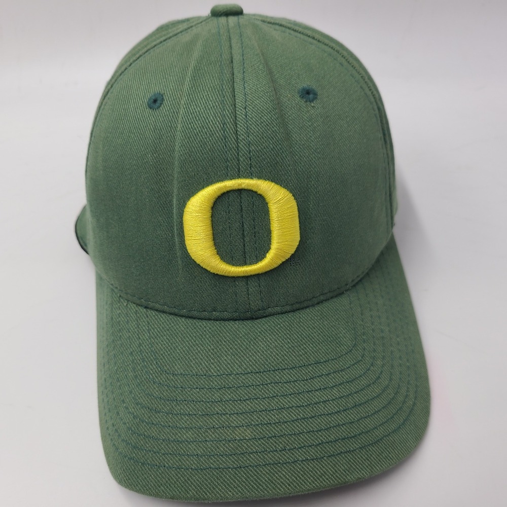 Oregon Ducks Hat Nike Fitted (Seems M-L) Green Yellow NCAA University Flex Men